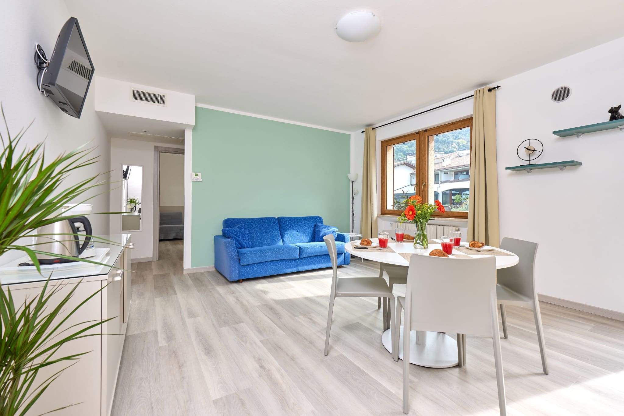 Apartment 06 Photo 02