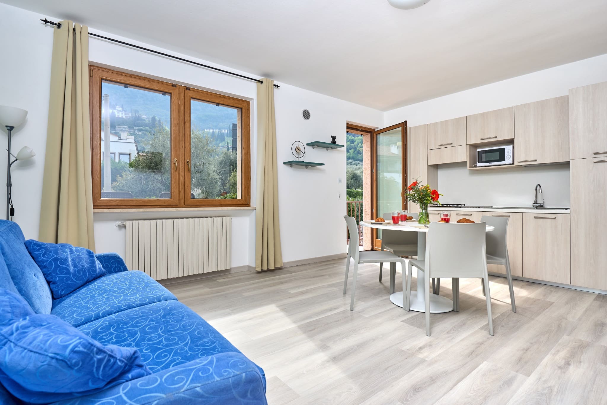 Apartment 06 Photo 04