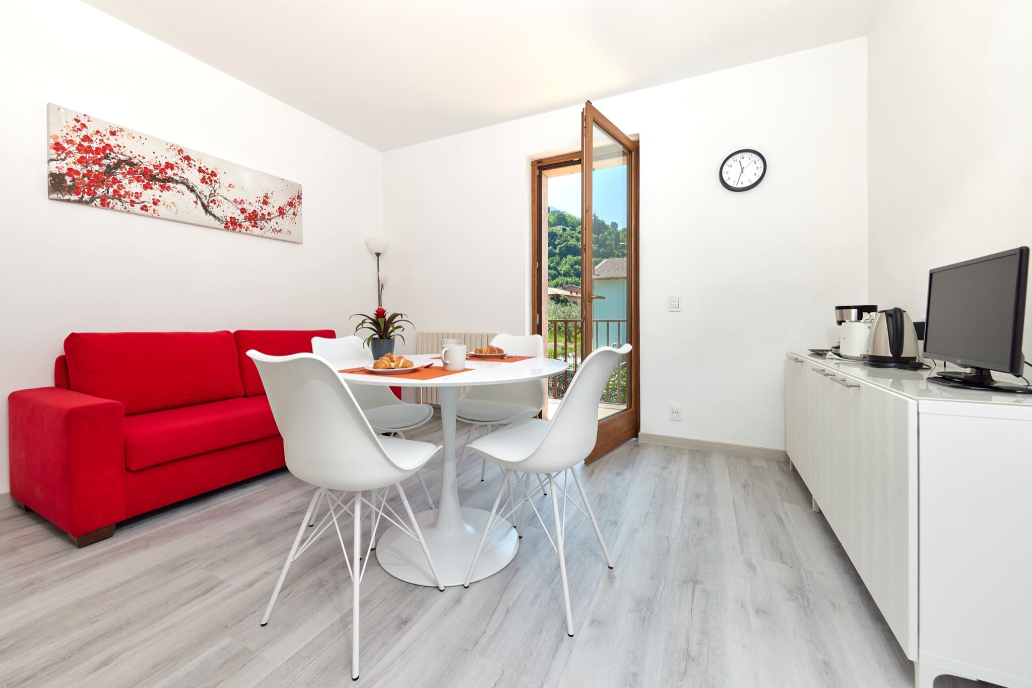 Apartment 07 Photo 04