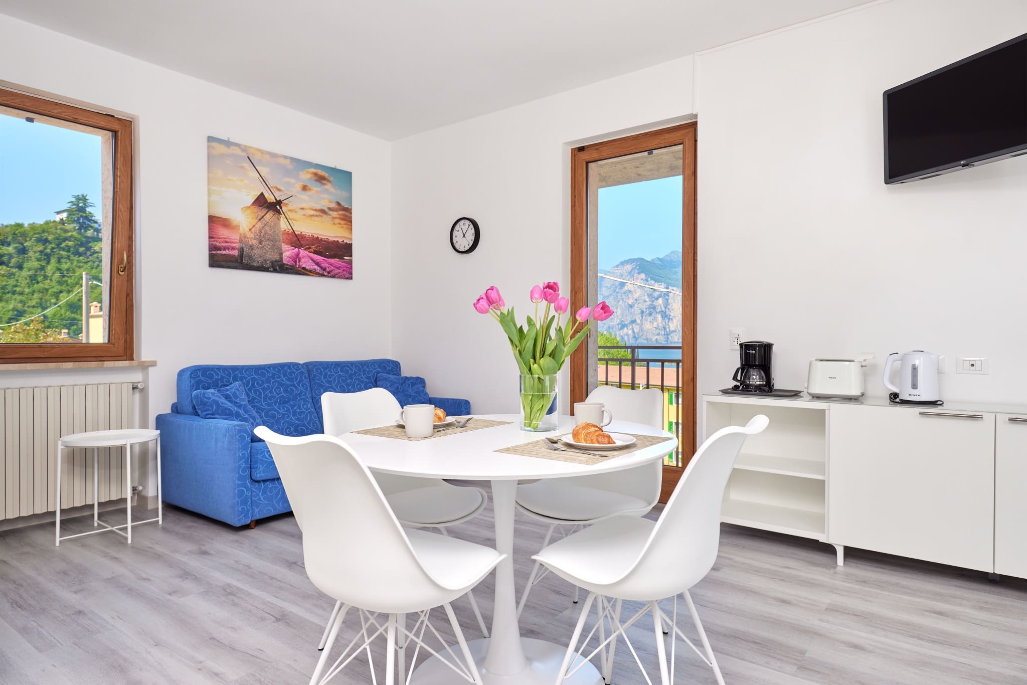 Apartment 08 Photo 02