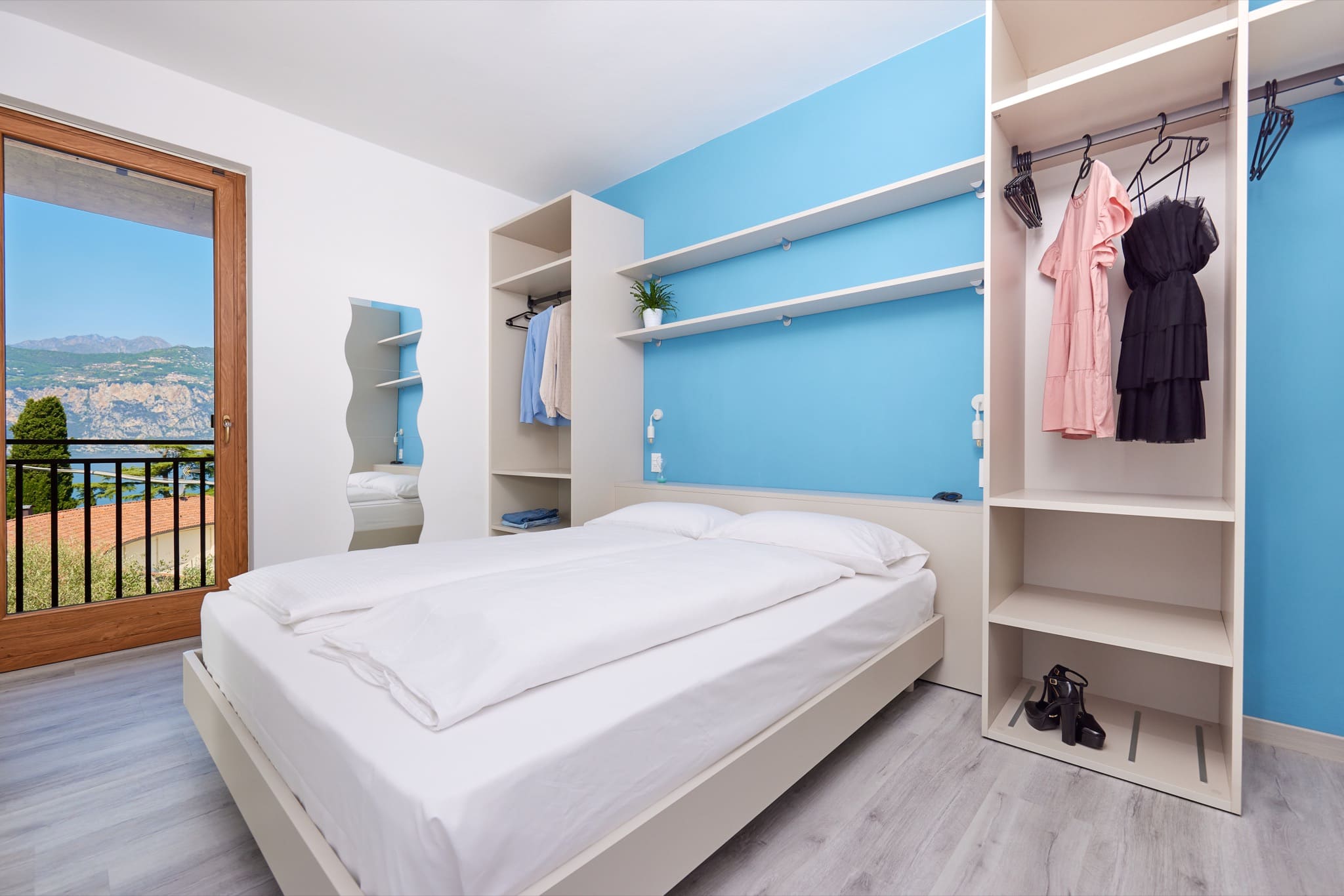 Apartment 08 Photo 03